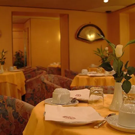 安缇卡帕纳达酒店 3*